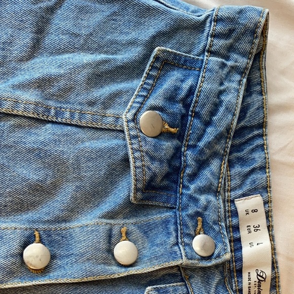 Jean mini skirt with buttons down the front. - Picture 3 of 6